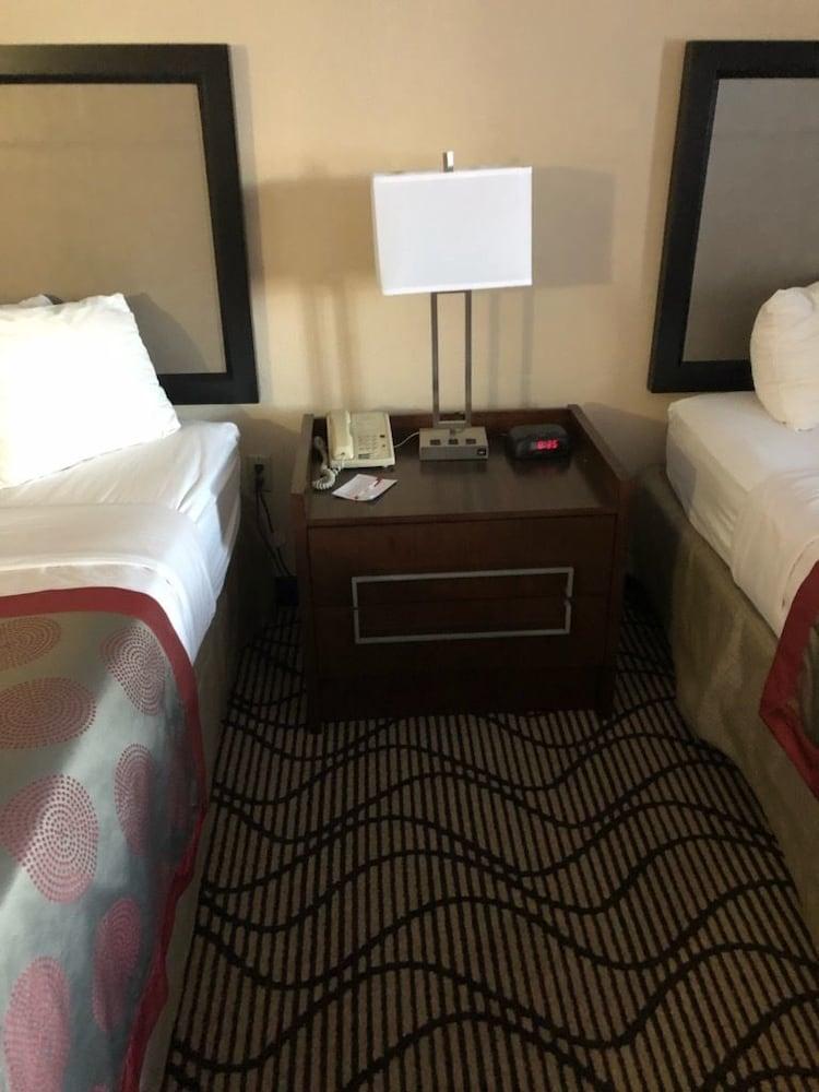 Holiday Inn Indianapolis - Airport Area N By Ihg Kültér fotó