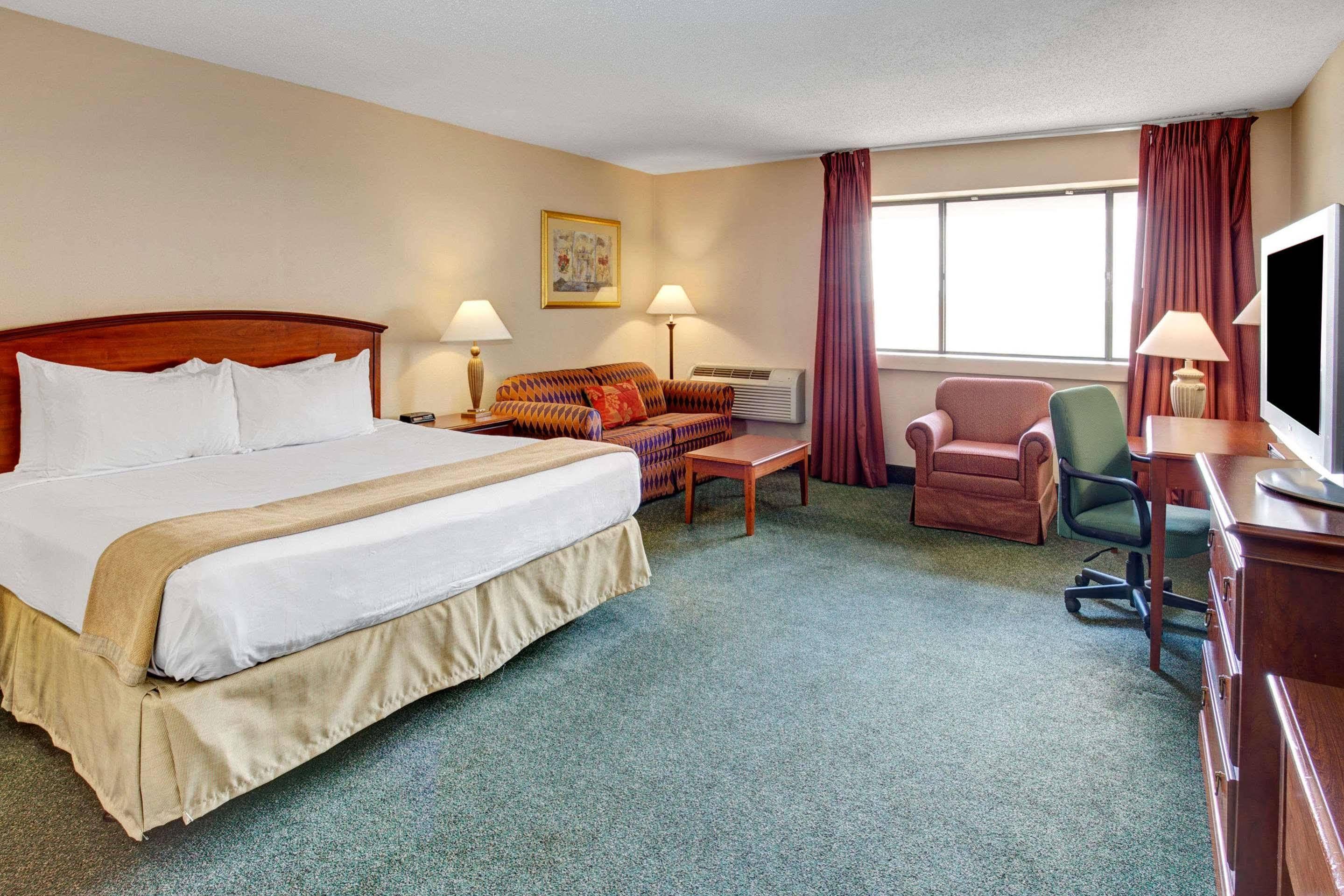 Holiday Inn Indianapolis - Airport Area N By Ihg Kültér fotó