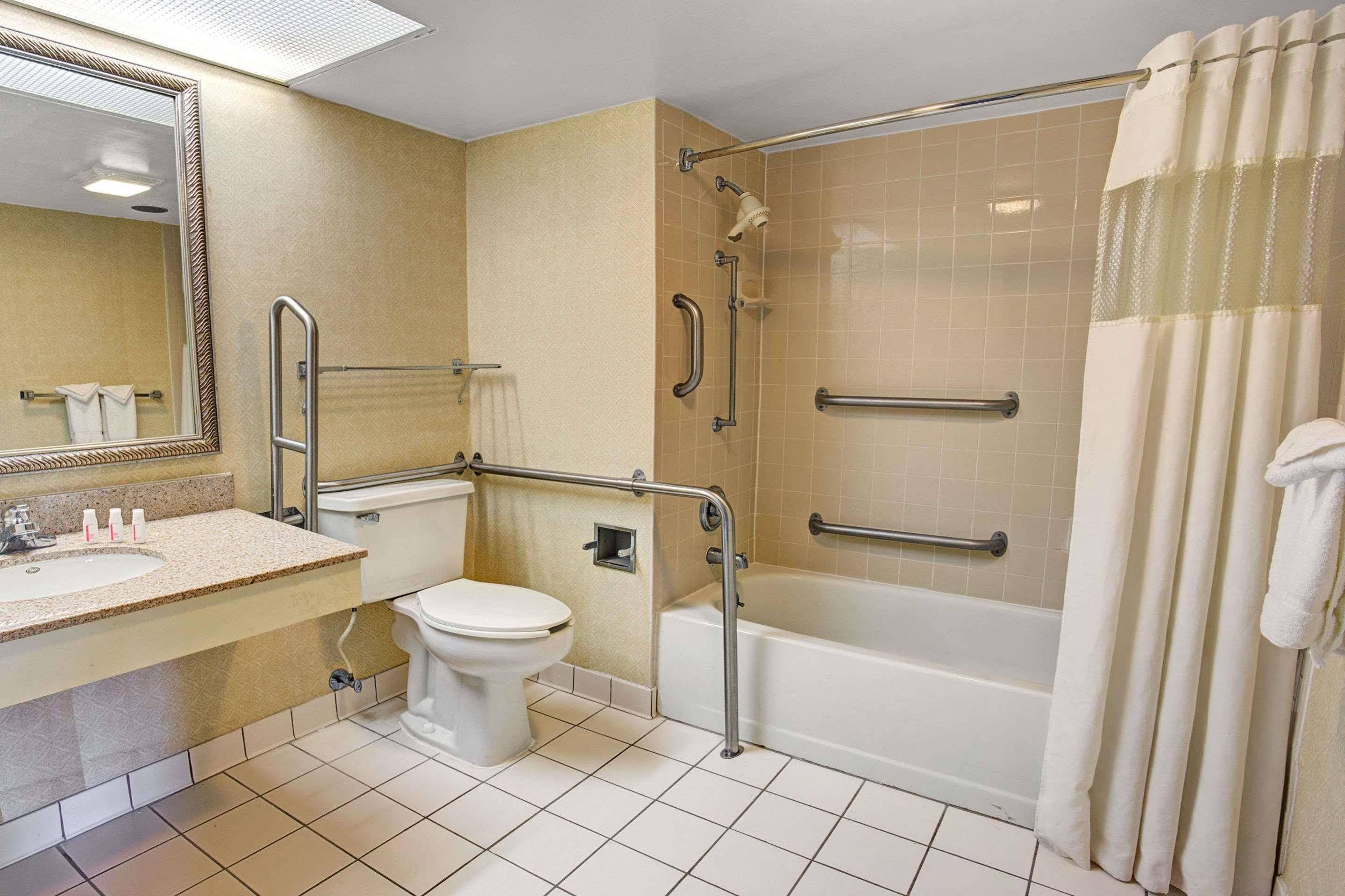 Holiday Inn Indianapolis - Airport Area N By Ihg Kültér fotó