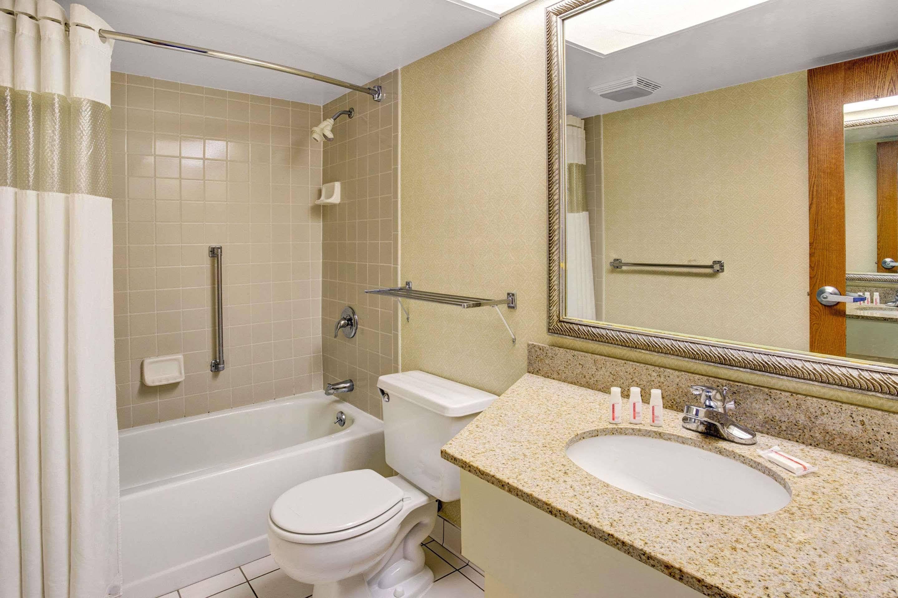 Holiday Inn Indianapolis - Airport Area N By Ihg Kültér fotó