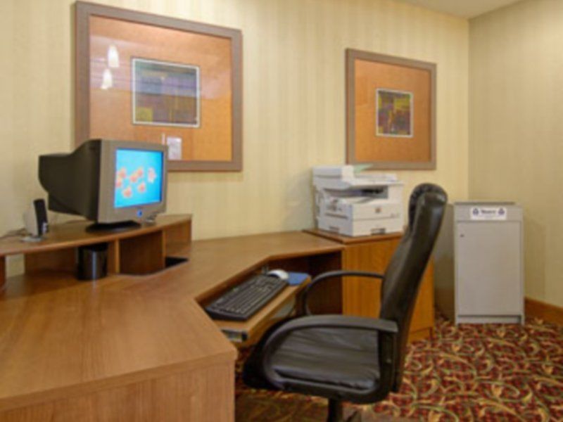 Holiday Inn Indianapolis - Airport Area N By Ihg Kültér fotó